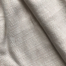 Load image into Gallery viewer, Throw Scarf • Martin • 100% Pure Cashmere • Handmade • Cream