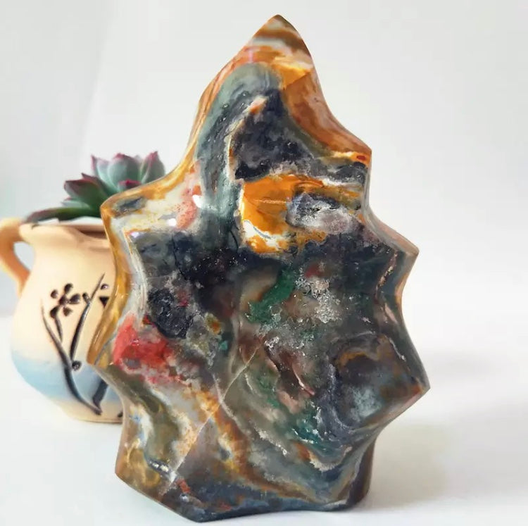 Polished Brazilian jasper crystal point, unique piece with red, green and gold marbled colours - Let's Jam crystal collection