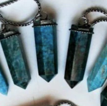 Load image into Gallery viewer, Tower Point Tower Necklace - Apatite