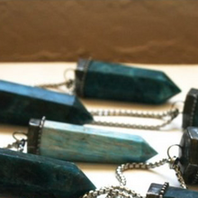 Load image into Gallery viewer, Tower Point Tower Necklace - Apatite