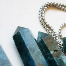 Load image into Gallery viewer, Tower Point Tower Necklace - Apatite