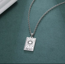 Load image into Gallery viewer, Tarot Cards Necklaces