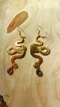 Load image into Gallery viewer, Snakes Earrings with Green Crystal