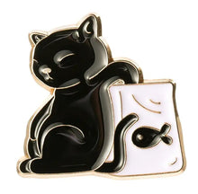 Load image into Gallery viewer, Pins / Badges - Cat with a bag of Fish
