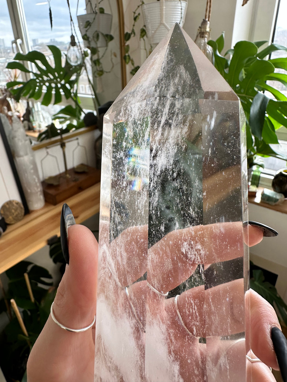 Close view of the chevron-patterned smoky inclusions in the quartz tower - Let's Jam, Camden Town