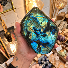 Load image into Gallery viewer, Crystal - Flashlight Labradorite

