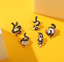 Load image into Gallery viewer, Pins / Badge - Snake Collection
