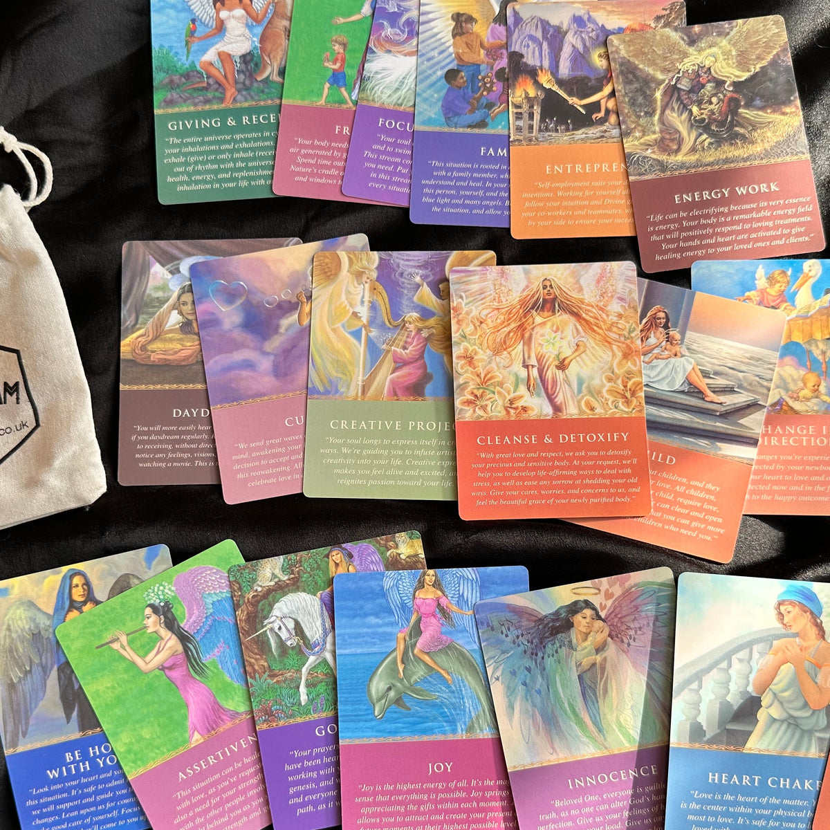 «Daily Guidance from Your Angels» Oracle Deck + Bag + Smudging Stick
