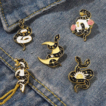 Load image into Gallery viewer, Pins / Badge - Snake Collection
