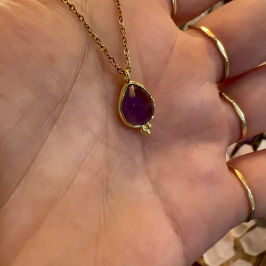 Video of the faceted amethyst tear drop necklace - Let's Jam, Camden Town London