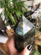 Load image into Gallery viewer, Crystal Point ⟁ Labradorite • Unique Piece

