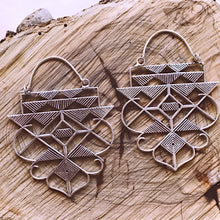 Load image into Gallery viewer, Ethnic Earrings • Barbara
