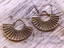 Load image into Gallery viewer, Ethnic Earrings • Fanny
