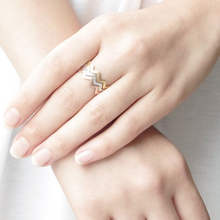 Load image into Gallery viewer, Rings • Minimal ZigZag
