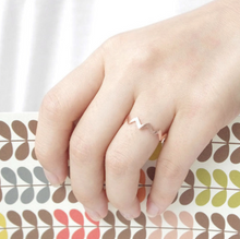 Load image into Gallery viewer, Rings • Minimal ZigZag
