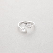 Load image into Gallery viewer, Rings • Leaf
