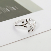 Load image into Gallery viewer, Rings • Leaves
