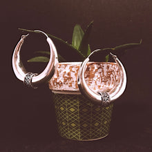 Load image into Gallery viewer, Ethnic Earrings • Freya
