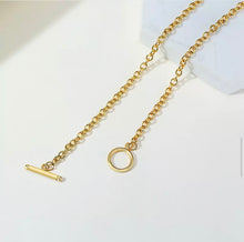 Load image into Gallery viewer, Toggle Clasp Chain Chocker Necklace
