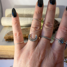 Load image into Gallery viewer, Silver Ring • Moon Crescent • 925 Sterling Silver
